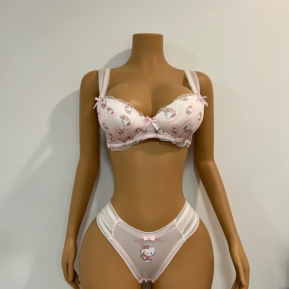 Hello kitty panty set - Picture 2 of 4